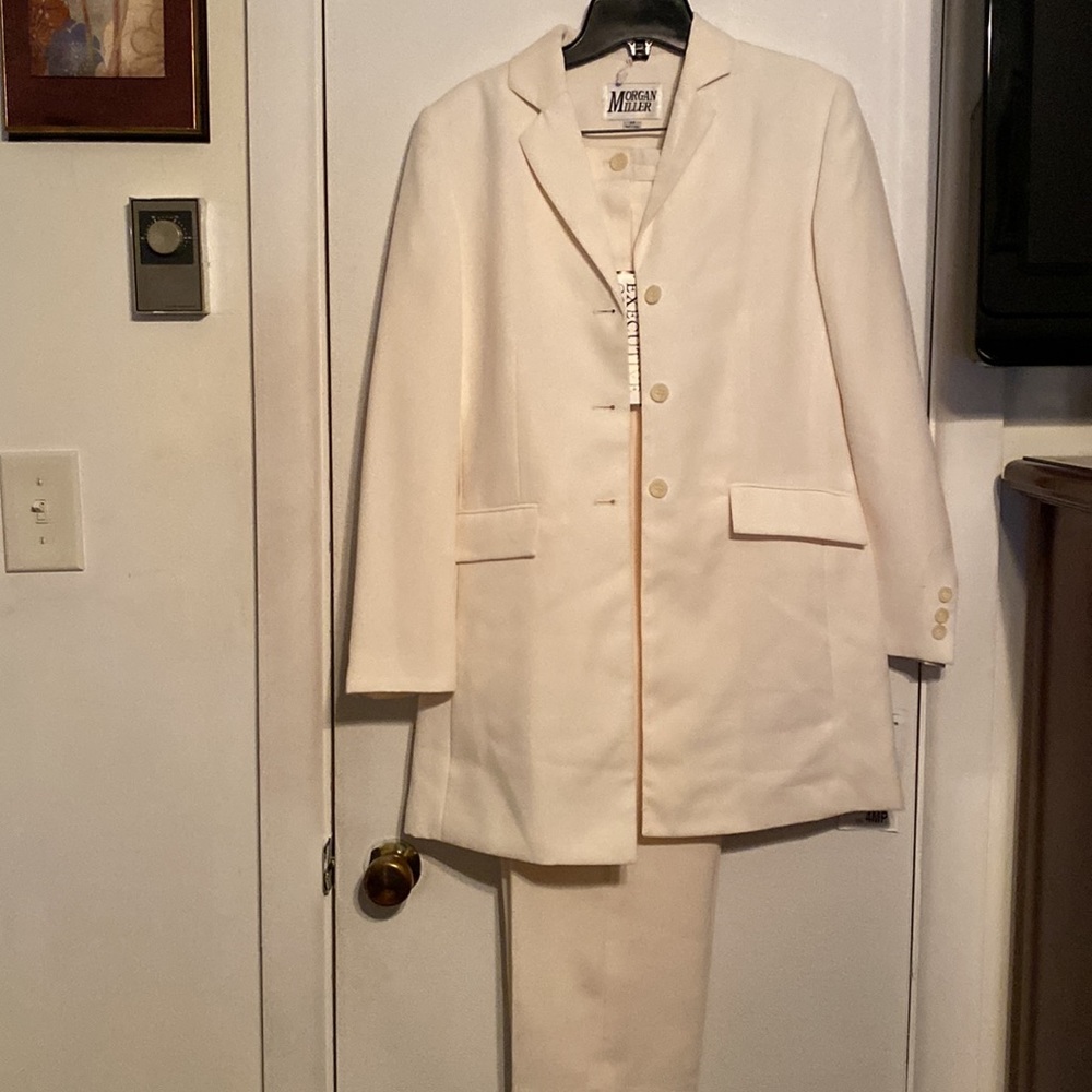 Sold - Picture 2 of 6